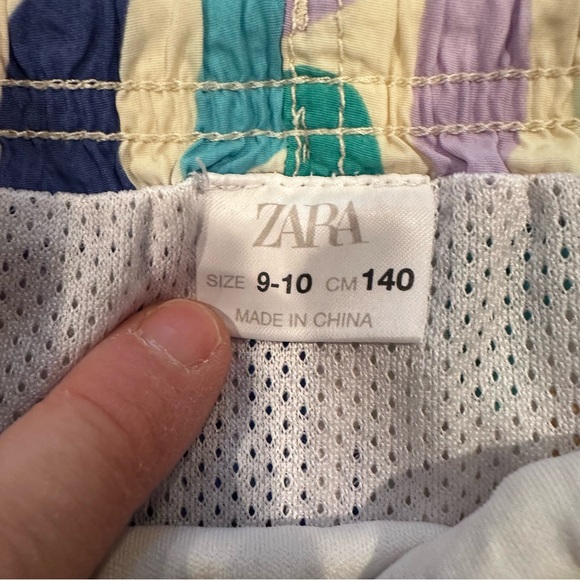 Zara Graphic Print Swim Trunks in Blues, Yellow & Lavender, Mesh Lining Size 10 - Picture 2 of 6